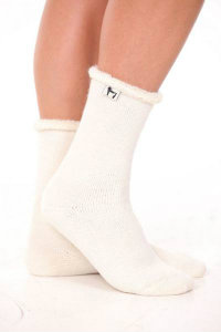 La chaussette thérapeutique, aucune compression à la cheville. Disponible en 2 couleurs , gris et naturel 38.00$/XS-S-M-L et 42.00$/ XL / taxes incluses